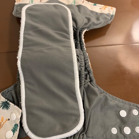 Bundle of Two LPO AIO Diapers - Picture 4 of 9